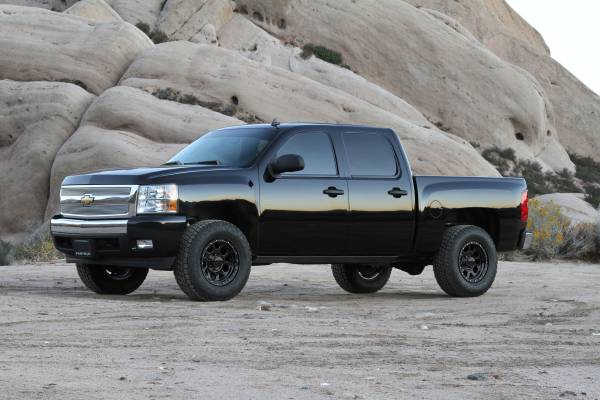 Fabtech - Fabtech 3" BUDGET SYS W/ PERF SHOCKS 07-18 GM C/K1500 P/U W/ OE FORG STL UCA K1059
