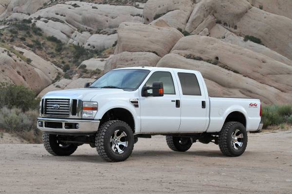 Fabtech - Fabtech 4" BUDGET SYS W/PERF SHKS 2008-16 FORD F250/350/450 4WD 8 LUG K2160