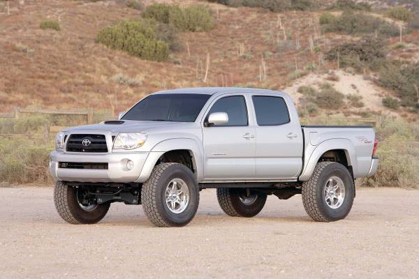 Fabtech - Fabtech 6" BASIC SYS W/RR DLSS SHKS 2005-14 TOYOTA TACOMA 4WD/ 2WD 6 LUG MODELS ONLY K7019DL