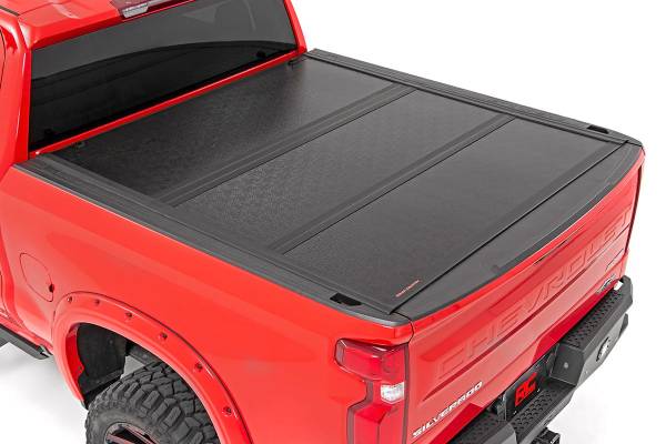 Rough Country - Rough Country GM Low Profile Hard Tri-Fold Tonneau Cover (19-20 1500, 5.8' Bed) 47120580