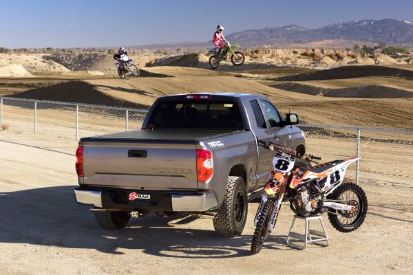 Bak Industries - Bak Industries Revolver X2 05-15 Tacoma 5' w/ Deck Rail System 39406