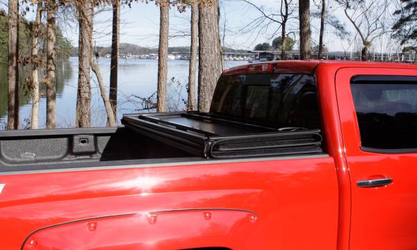 Lund - Lund Hard Fold Tonneau Cover 969453