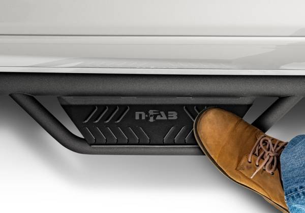N-Fab - N-Fab Podium LG - W2W w/Bed Acs (3 Steps) - 15.5-18 (19-21 Clc)Ram1500 6'4"Quad-TX Blk HPD1594QC-6-TX