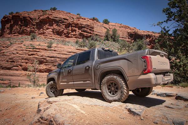 ICON Vehicle Dynamics - 22-UP TUNDRA 0-1" REAR 2.0 VS IR 56516