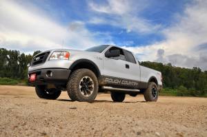 Rough Country - Rough Country 2in Ford Strut Leveling Kit W/ V2 Shocks (04-08 F-150) 57071 - Image 2