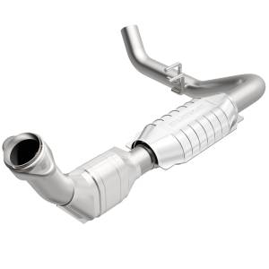 MagnaFlow Exhaust Products - MagnaFlow Exhaust Products California Direct-Fit Catalytic Converter 447117 - Image 2