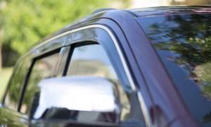 Auto Ventshade (AVS) - Ventvisor Deflector; Smoke w/Chrome Trim; Low Profile; 4 pc. 794029 - Image 5
